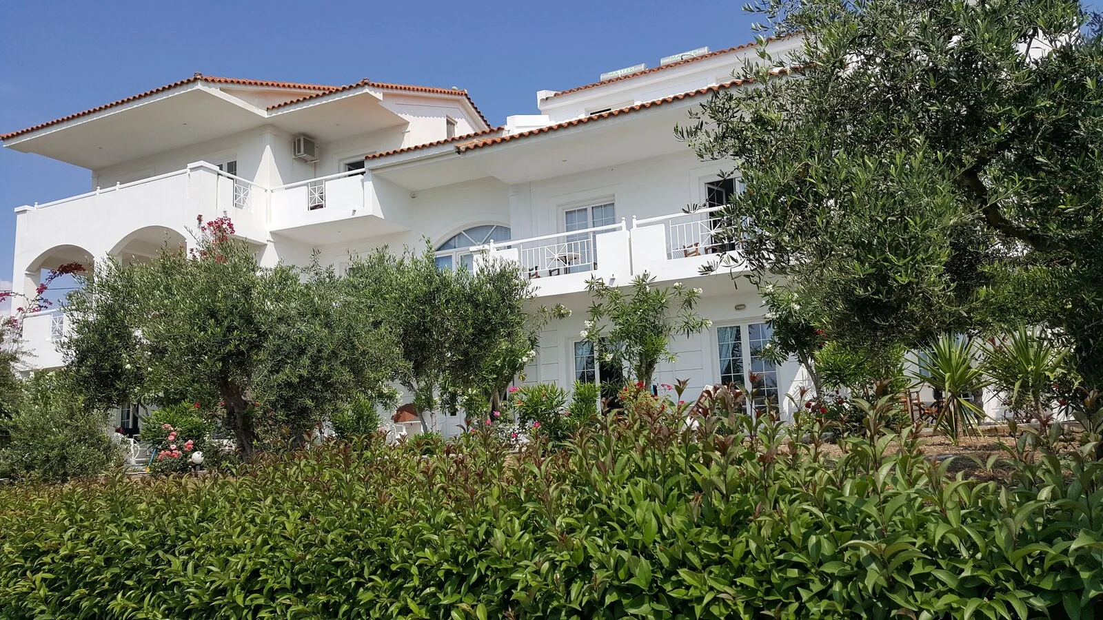 Anthemoessa Villas exterior